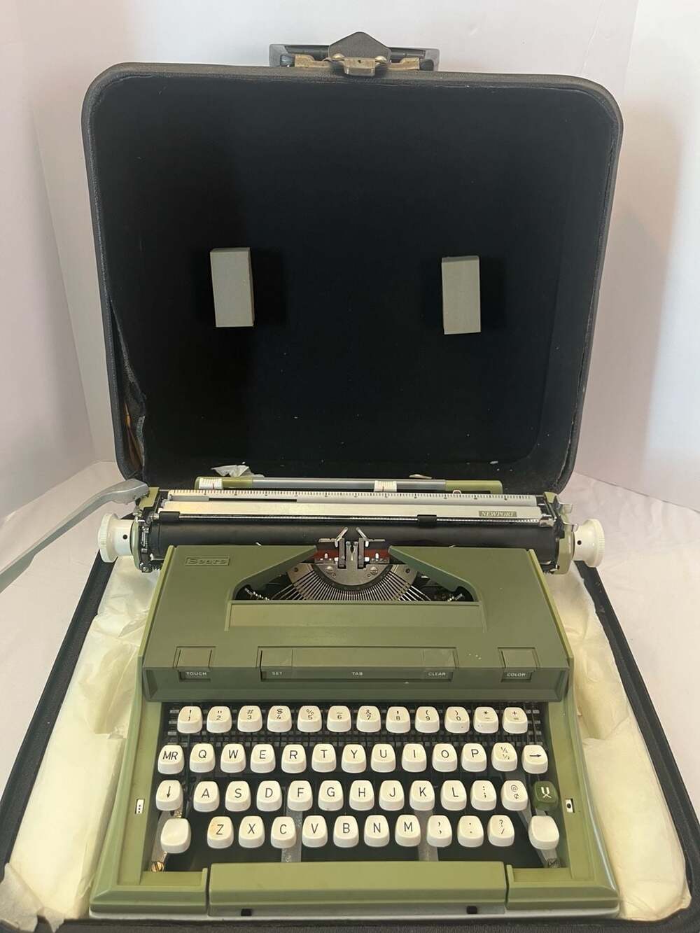 Vintage Sears Newport Manual Typewriter Avocado Green w/ Case Tested Working